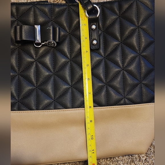 Jessica Simpson Large Quilted Handbag Tote Purse - Picture 2 of 9